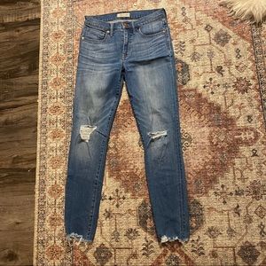 Madewell 9” High Rise Skinny w/ Distressed Hem